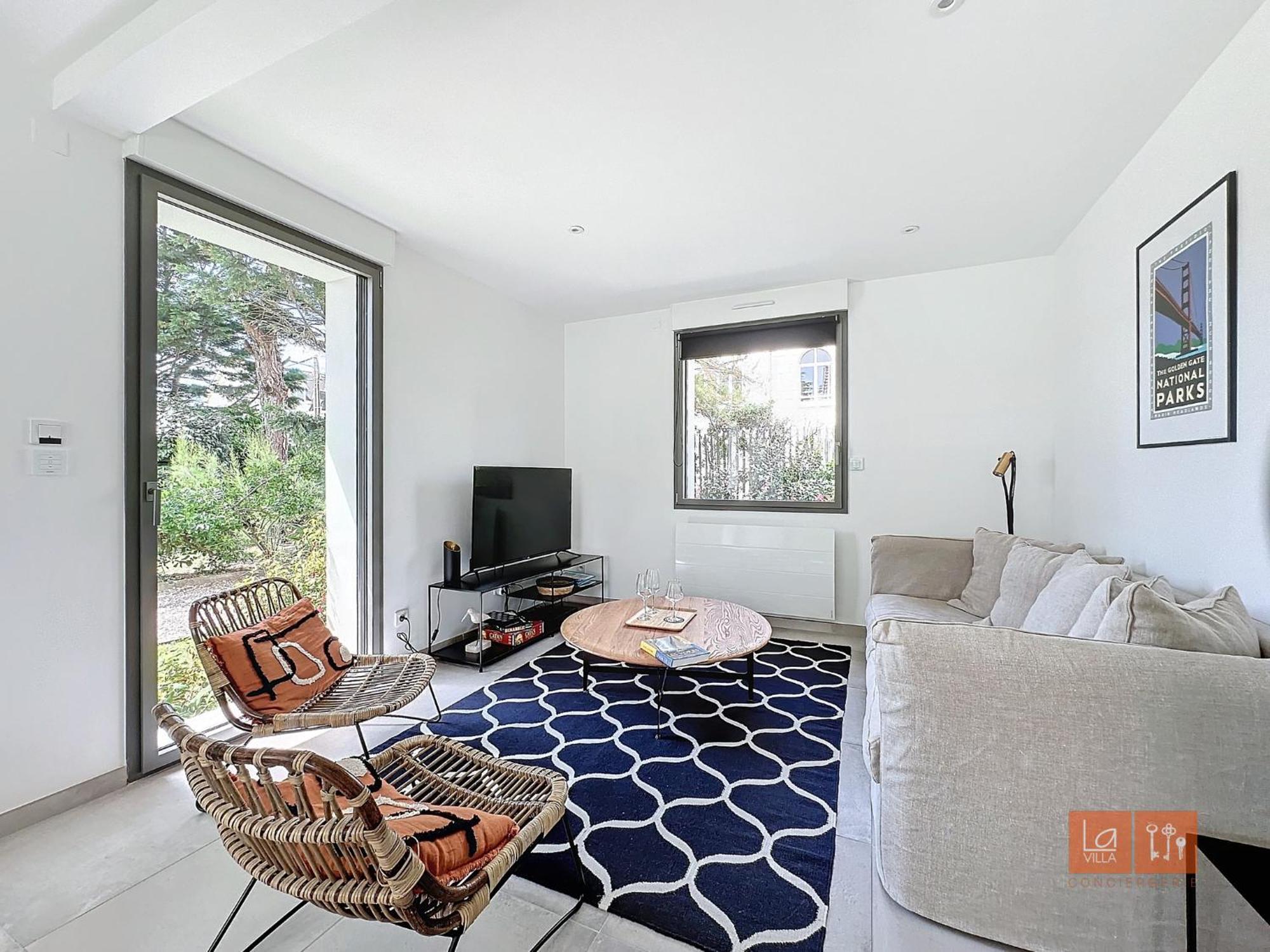 Les Pins : Rez De Jardin Proche Plage 앙블레퇴즈 외부 사진